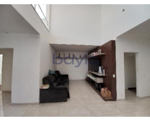 Foto de Casa de Condomínio - 431,38m²