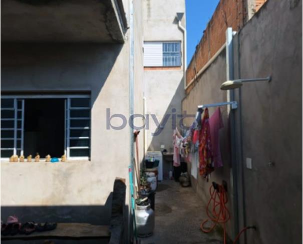 Foto de Terreno com Edificação - 250,00 m²