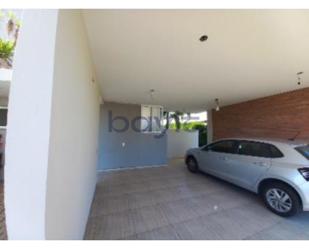 Foto de Casa de Condomínio - 431,38m²