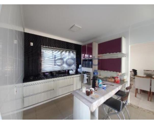 Foto de Casa de Condomínio - 431,38m²