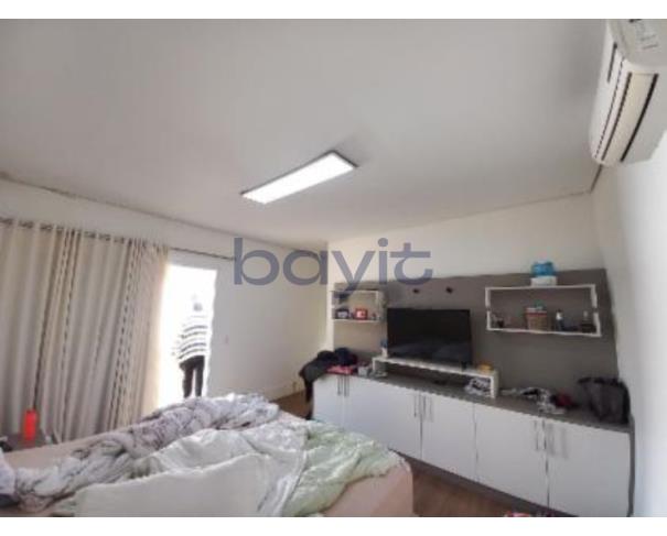 Foto de Casa de Condomínio - 431,38m²