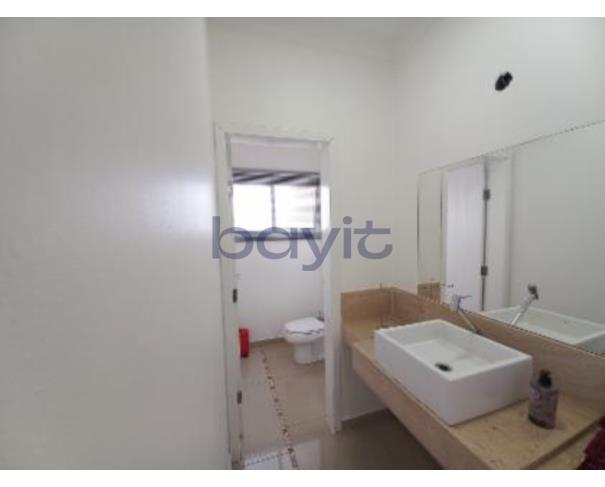 Foto de Casa de Condomínio - 431,38m²