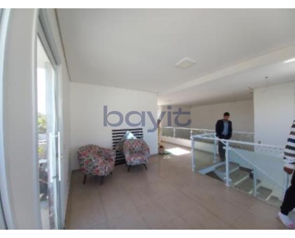 Foto de Casa de Condomínio - 431,38m²
