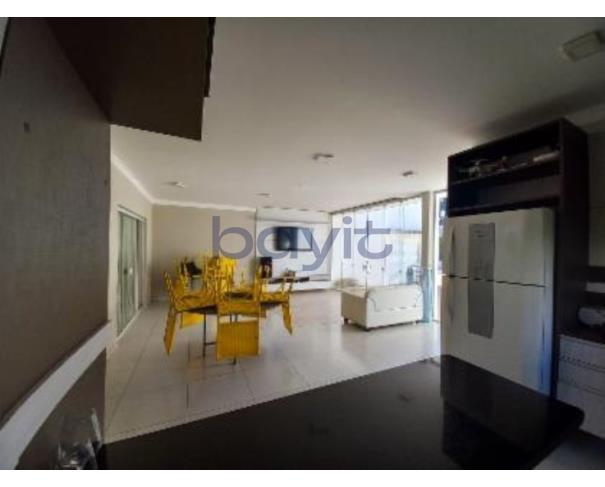 Foto de Casa de Condomínio - 431,38m²
